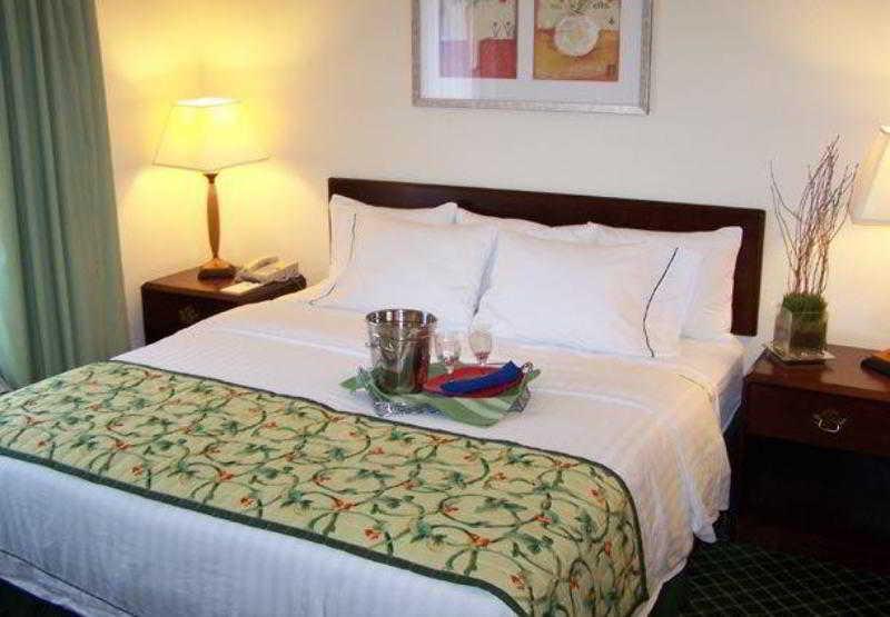 Fairfield Inn And Suites Memphis Germantown Room photo